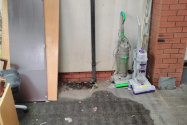 waste-clearance-llanrumney-3A29CD143-EF50-872B-F45F-4532F9F66731.jpg