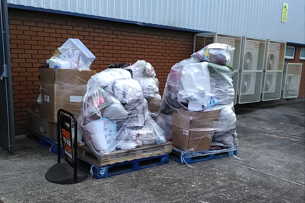 waste-store-clearance-swansea-282287131-3319-BA5F-52C9-F82E05DB9E5E.jpg
